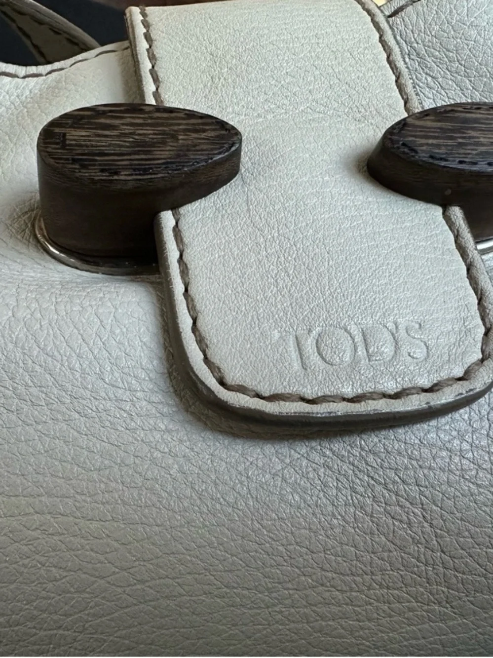 Tod's Cream Leather Shoulder Bag with Wood-Tone Accents